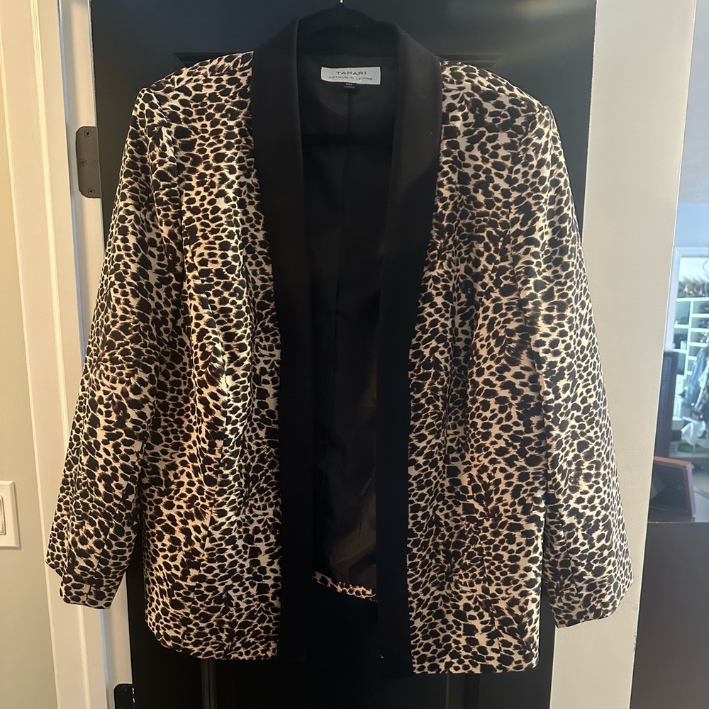 Tahari leopard blazer